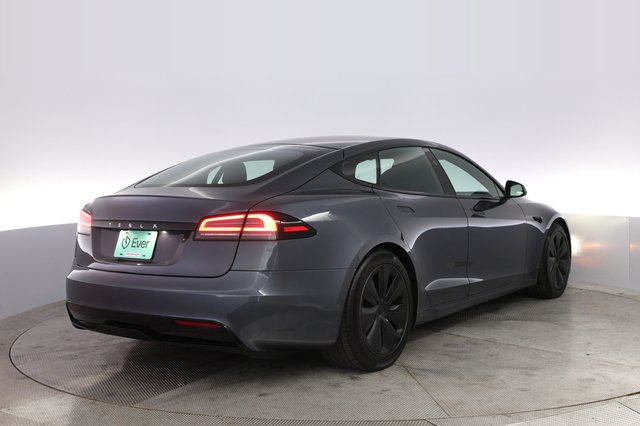 2023 Tesla Model S — photo 2 of 23