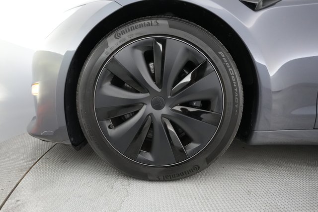 2023 Tesla Model S — photo 16 of 23