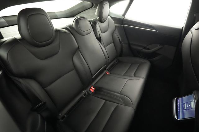 2023 Tesla Model S — photo 4 of 23