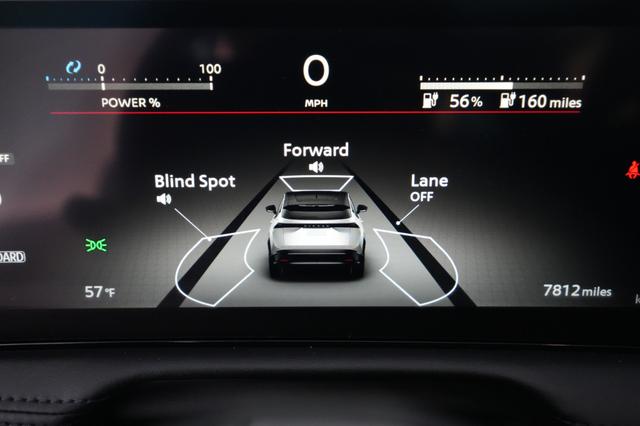 2023 Nissan Ariya — photo 5 of 21