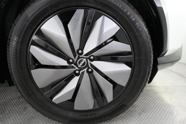 2023 Nissan Ariya — photo 16 of 24