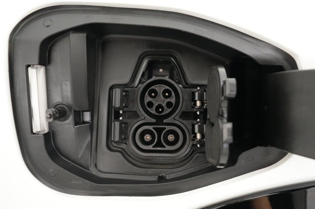 2023 Nissan Ariya — photo 8 of 24