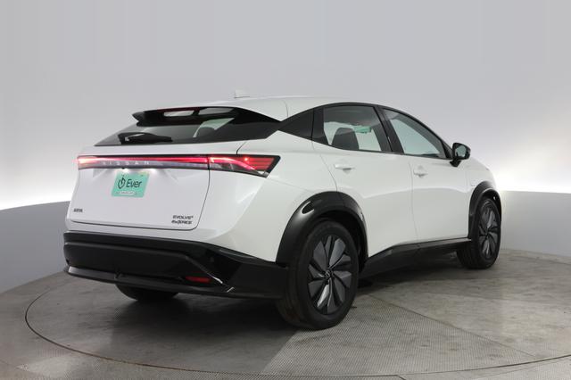 2023 Nissan Ariya — photo 2 of 24