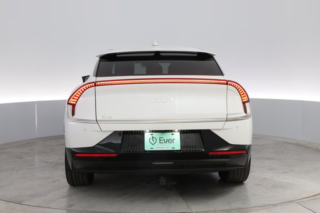 2024 Kia EV6 — photo 12 of 21