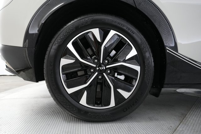 2024 Kia EV6 — photo 7 of 21