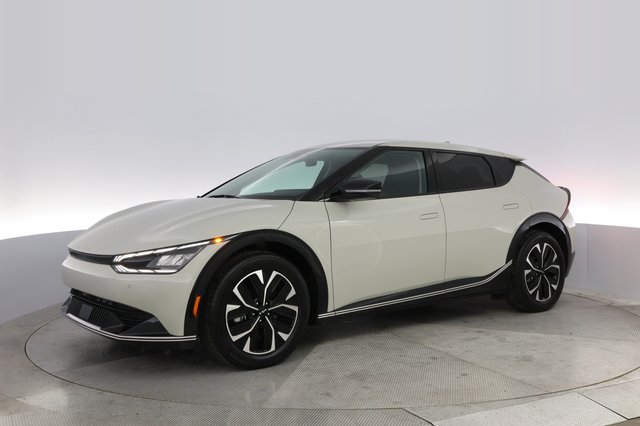 2024 Kia EV6 — photo 14 of 21