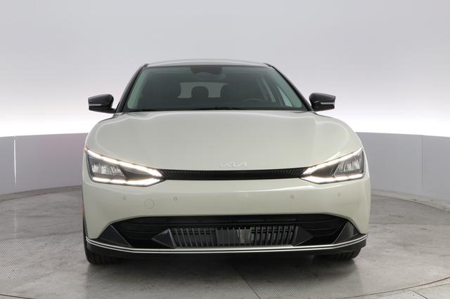 2024 Kia EV6 — photo 9 of 21