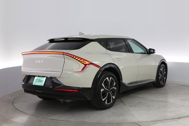 2024 Kia EV6 — photo 2 of 21