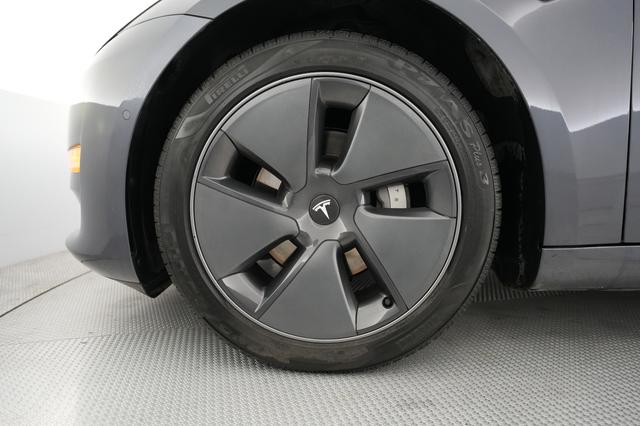 2022 Tesla Model 3 — photo 7 of 22