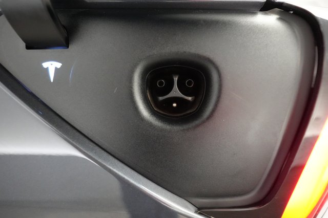 2022 Tesla Model 3 — photo 8 of 22