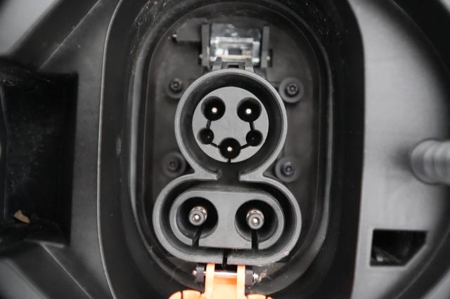2019 Chevrolet Bolt EV — photo 8 of 20
