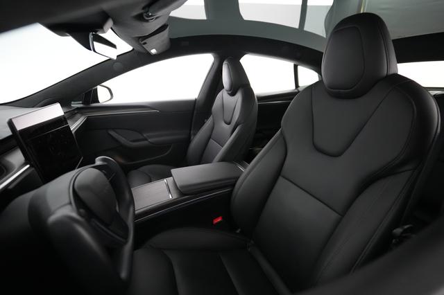 2022 Tesla Model S — photo 3 of 22