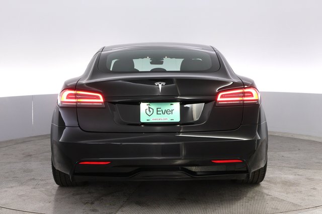 2022 Tesla Model S — photo 12 of 22