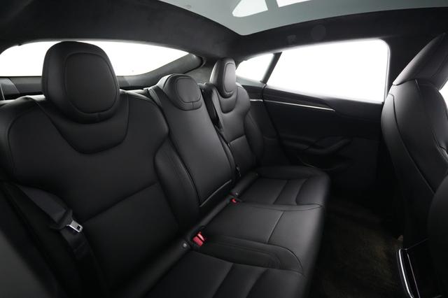 2022 Tesla Model S — photo 4 of 22
