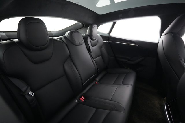 2022 Tesla Model S — photo 4 of 22