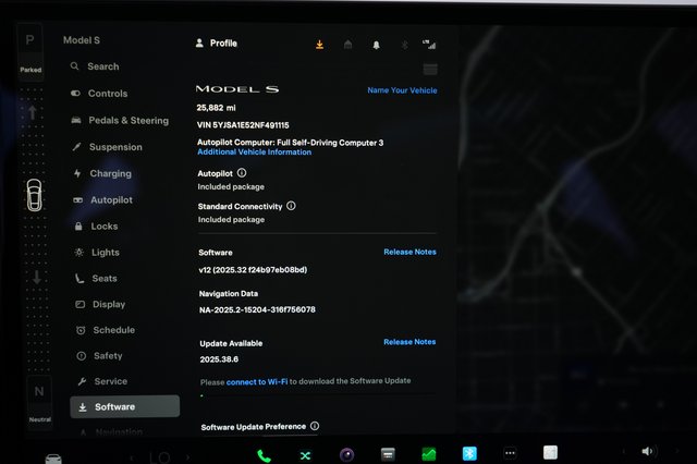 2022 Tesla Model S — photo 5 of 22
