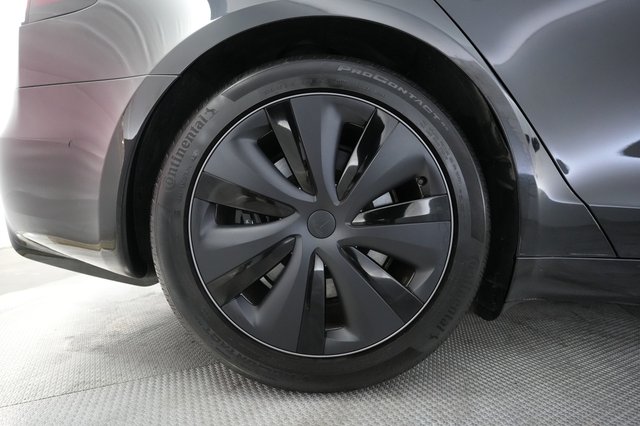 2022 Tesla Model S — photo 17 of 22