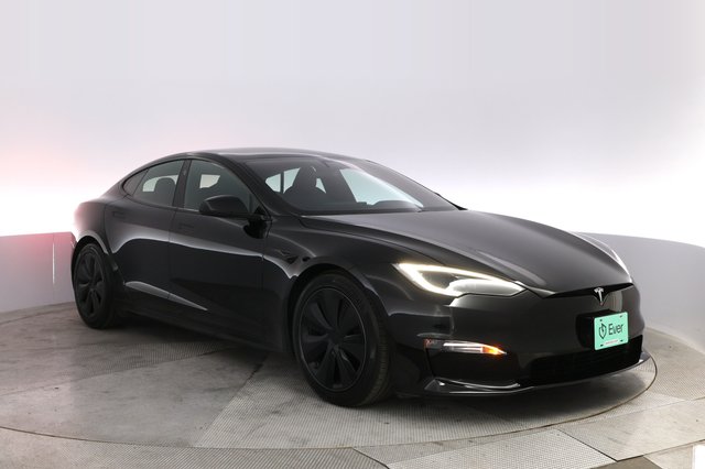 2022 Tesla Model S — photo 10 of 22