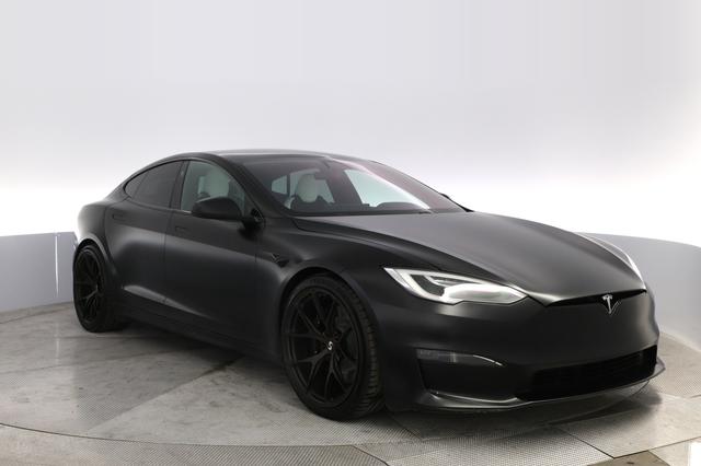 2022 Tesla Model S — photo 10 of 22