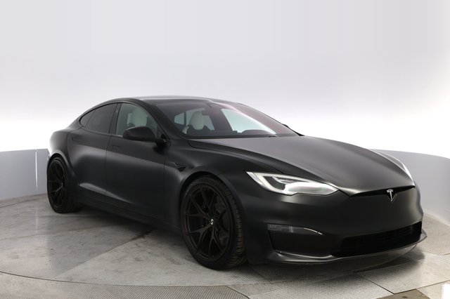 2022 Tesla Model S — photo 10 of 22