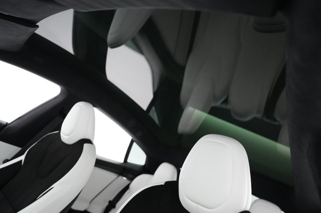 2022 Tesla Model S — photo 20 of 22