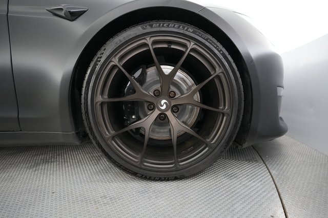 2022 Tesla Model S — photo 16 of 22