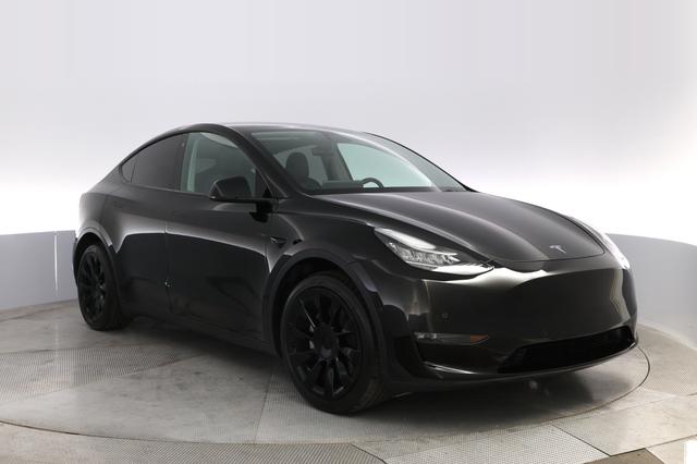 2022 Tesla Model Y — photo 10 of 21