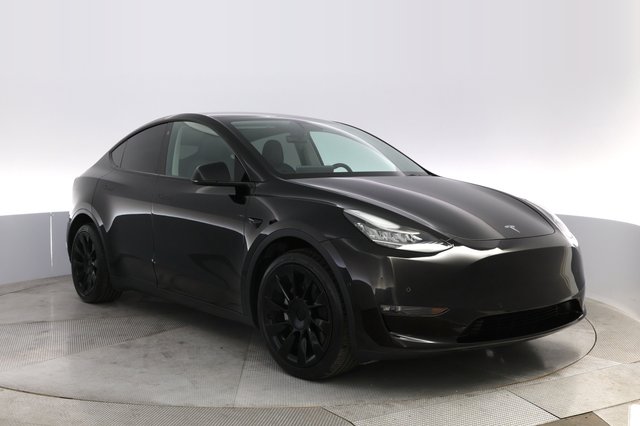 2022 Tesla Model Y — photo 10 of 21