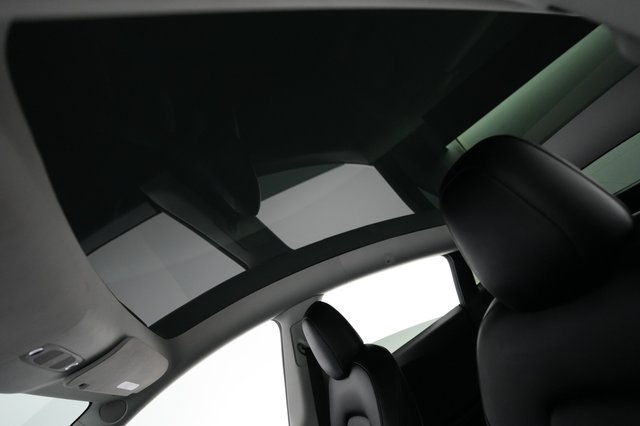2022 Tesla Model Y — photo 19 of 21