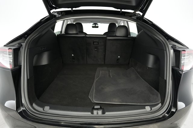 2022 Tesla Model Y — photo 6 of 21