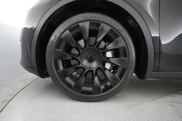 2022 Tesla Model Y — photo 15 of 21