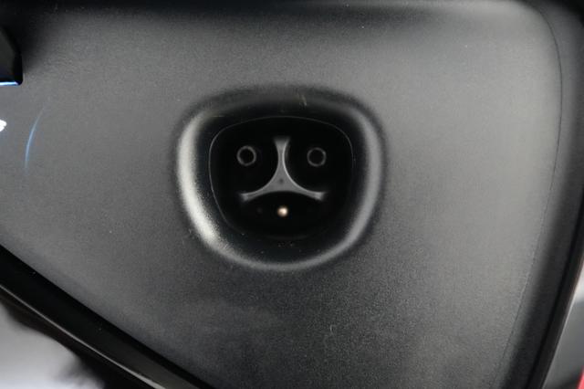 2022 Tesla Model Y — photo 8 of 21