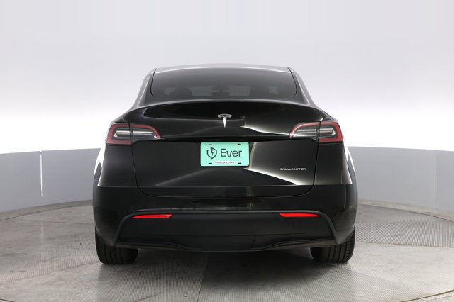 2022 Tesla Model Y — photo 12 of 21