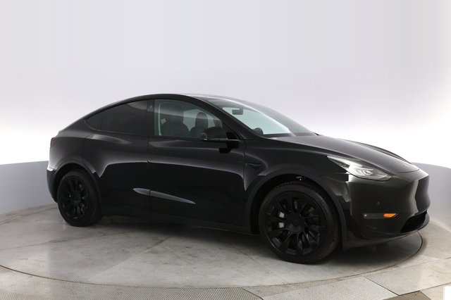 2022 Tesla Model Y — photo 11 of 21