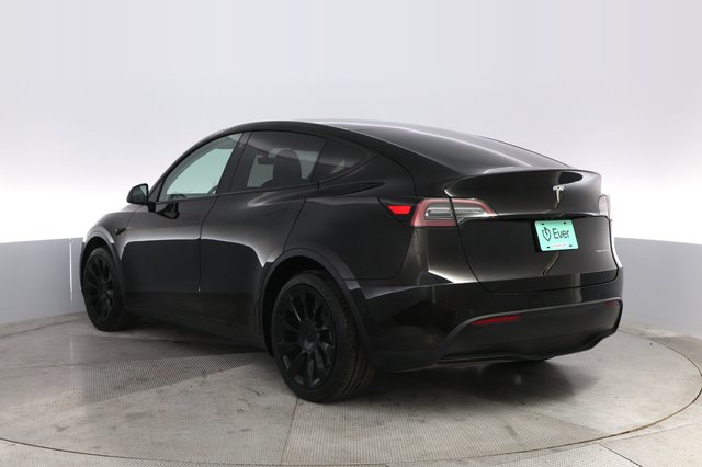 2022 Tesla Model Y — photo 13 of 21