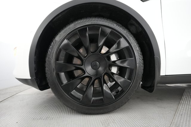 2022 Tesla Model Y — photo 15 of 21