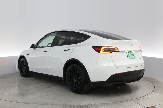 2022 Tesla Model Y — photo 13 of 21
