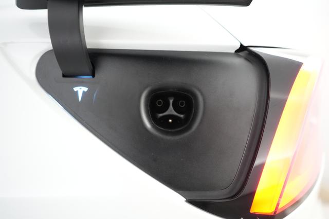 2022 Tesla Model Y — photo 8 of 21