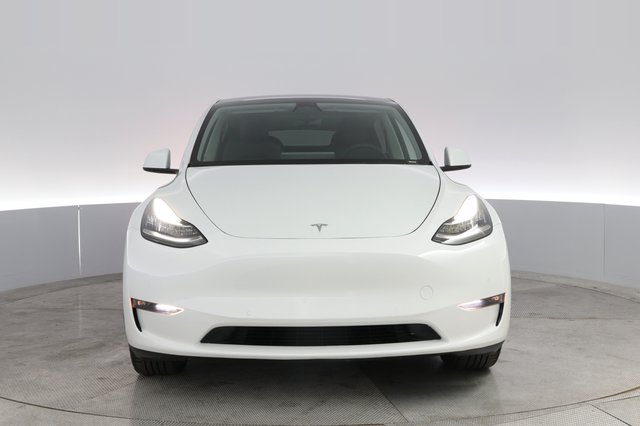 2022 Tesla Model Y — photo 9 of 21