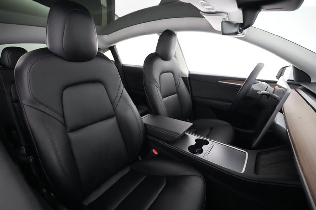 2022 Tesla Model Y — photo 18 of 21