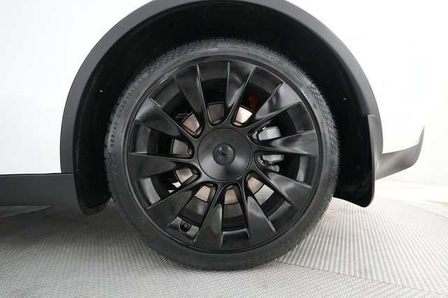 2022 Tesla Model Y — photo 16 of 21