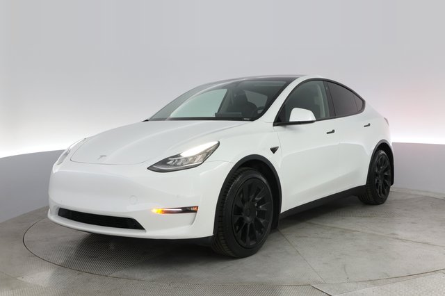 2022 Tesla Model Y — VIN 7SAYGDEE5NF568413