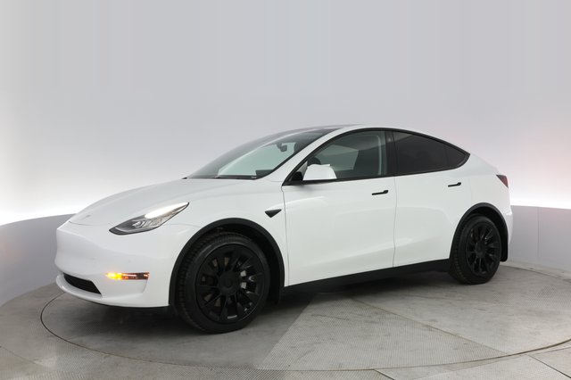 2022 Tesla Model Y — photo 14 of 21