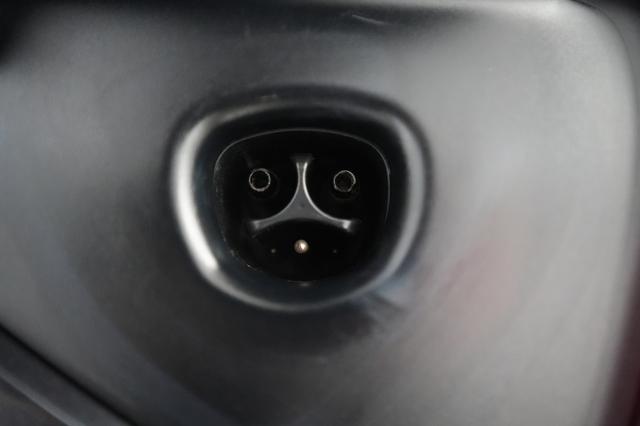 2024 Tesla Model Y — photo 8 of 21