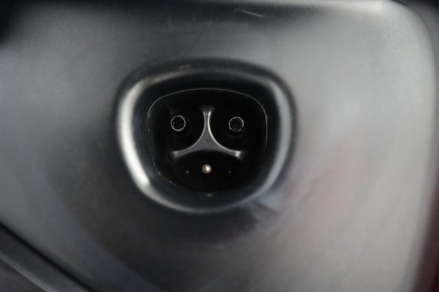 2024 Tesla Model Y — photo 8 of 21