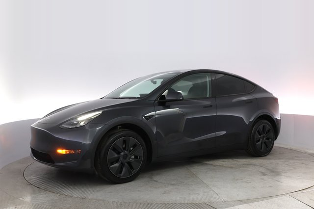 2024 Tesla Model Y — photo 14 of 21