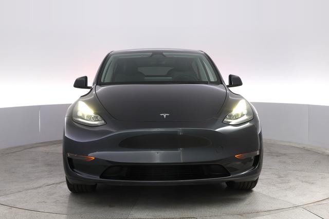 2024 Tesla Model Y — photo 9 of 21