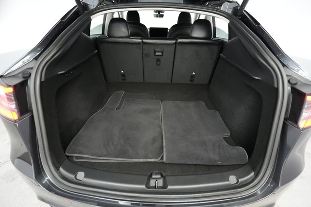 2024 Tesla Model Y — photo 6 of 21