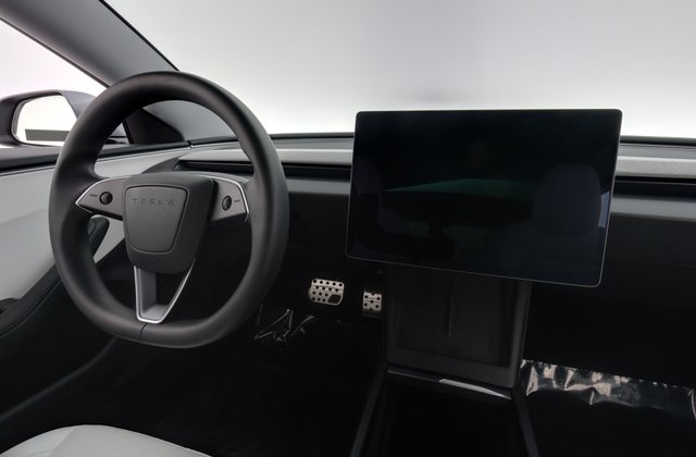 2025 Tesla Model 3 — photo 20 of 24