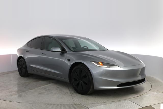 2025 Tesla Model 3 — photo 10 of 24